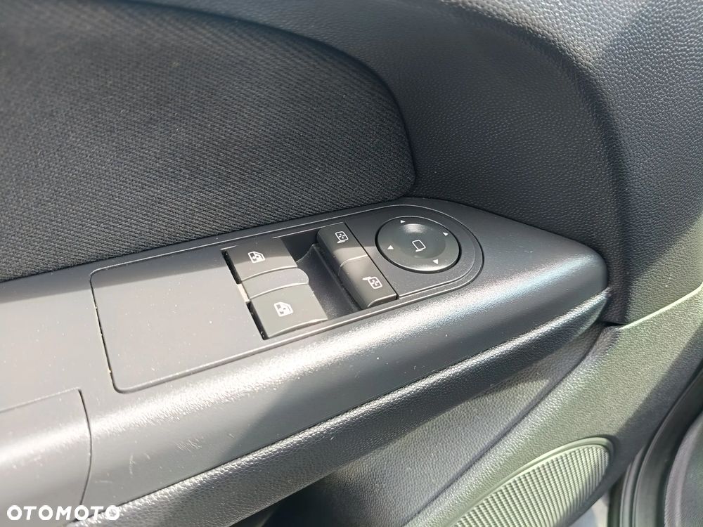 Opel Astra - 16