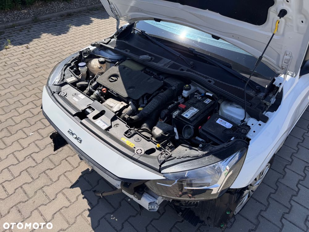 Peugeot 208 - 19