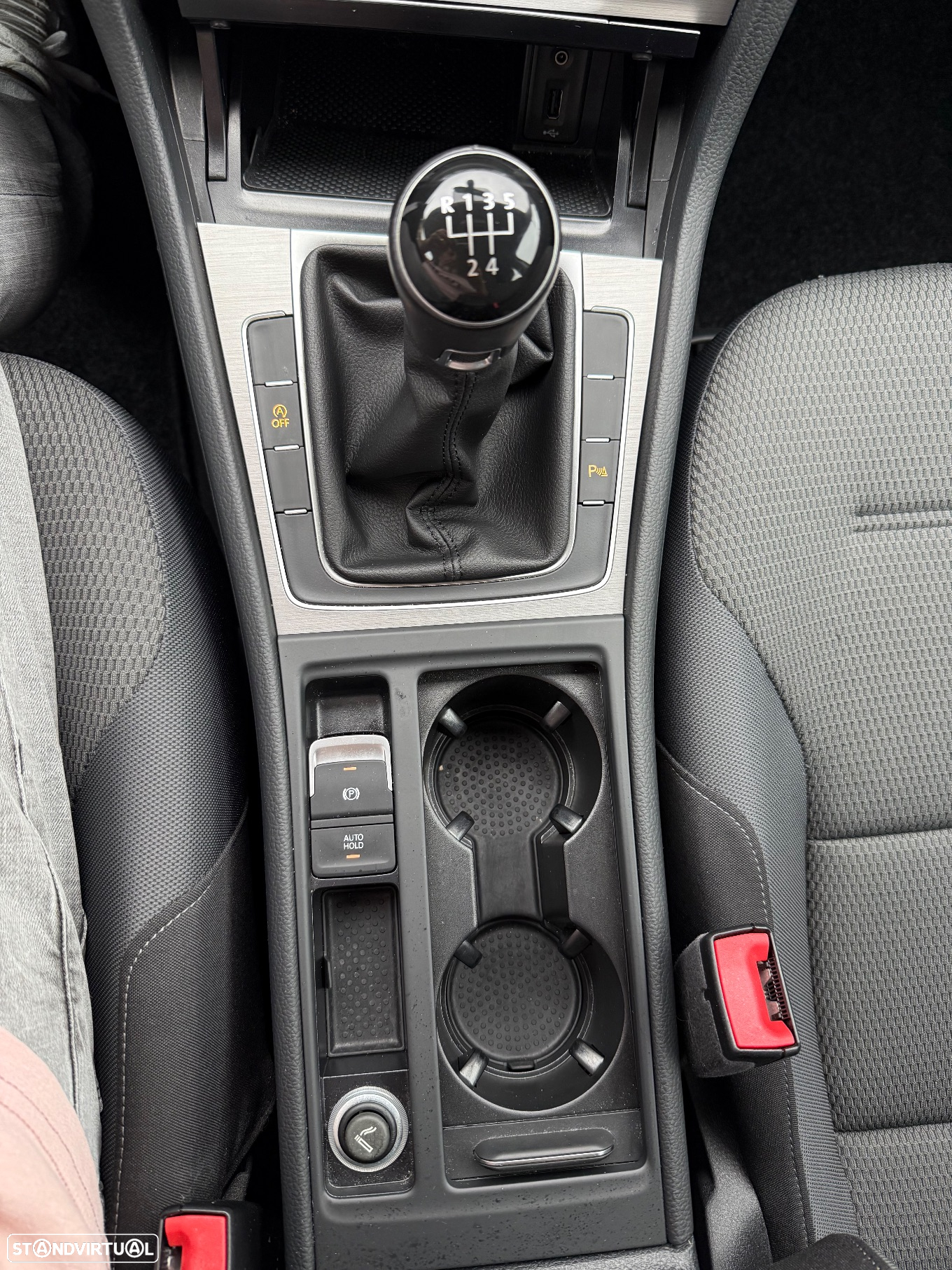 VW Golf 1.6 TDi BlueMotion Confortline - 19