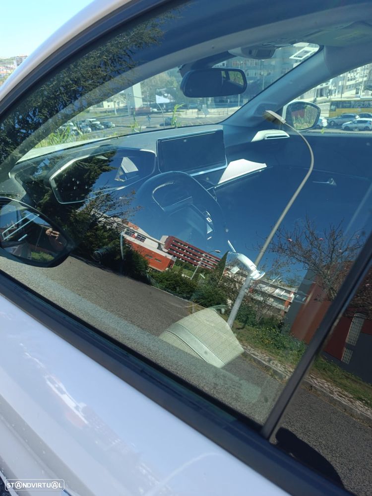 Peugeot 208 1.2 PureTech Allure EAT8 - 13