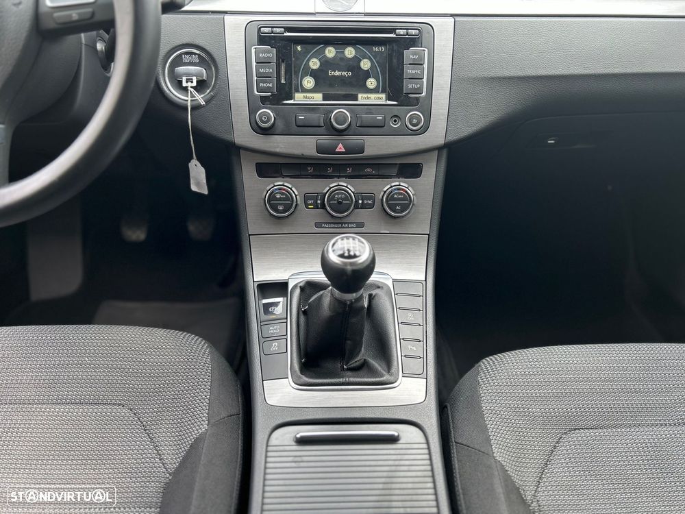 VW Passat Variant 1.6 TDI Confortline Navig - 13