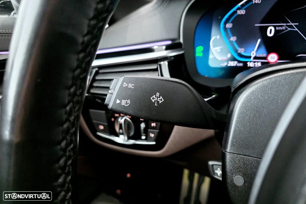 BMW 530 e Pack Desportivo M - 32