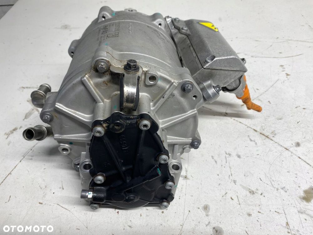 SILNIK ELEKTRYCZNY VOLVO XC40 1.5 HYB T3 32257268 - 2