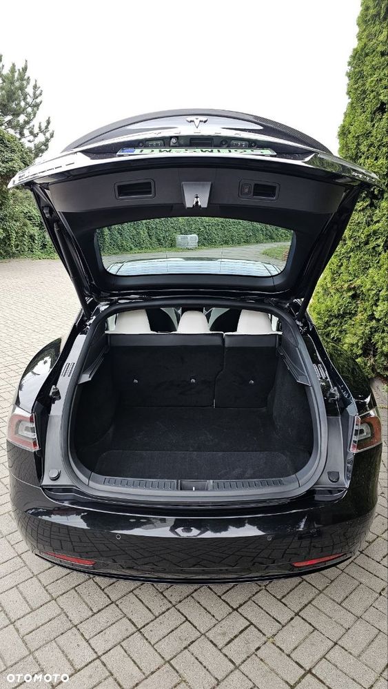 Tesla Model S - 7