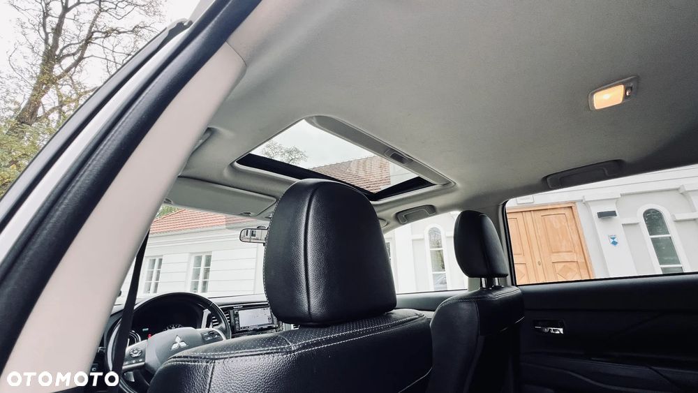 Mitsubishi Outlander - 28
