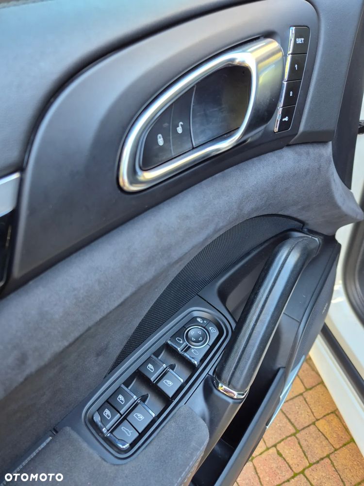 Porsche Cayenne GTS - 10