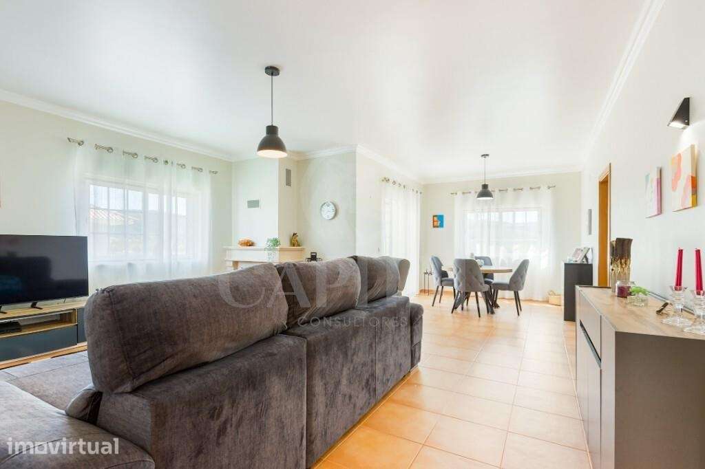 T5 Sobral de Monte Agraço | moradia isolada com garagem ampla - Grande imagem: 2/27