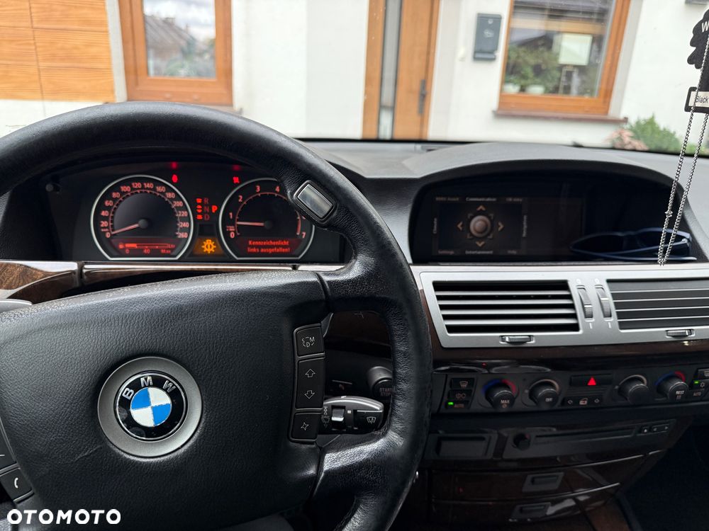 BMW Seria 7 745i L - 9