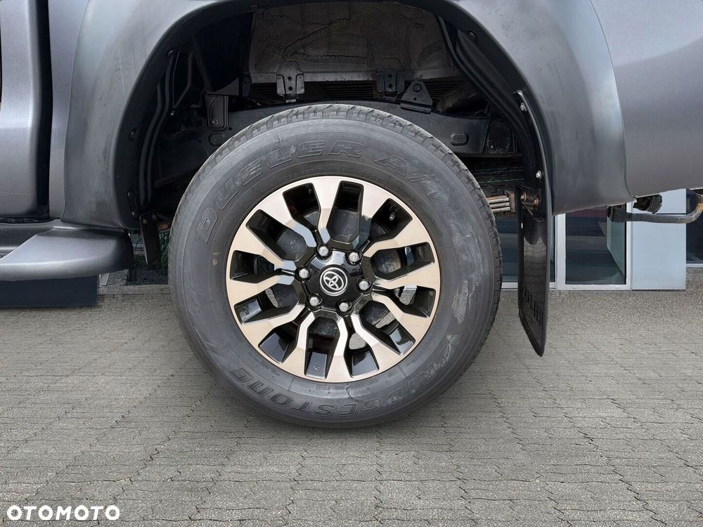 Toyota Hilux 2.8 D-4D Double Cab GR Sport 4x4 - 25