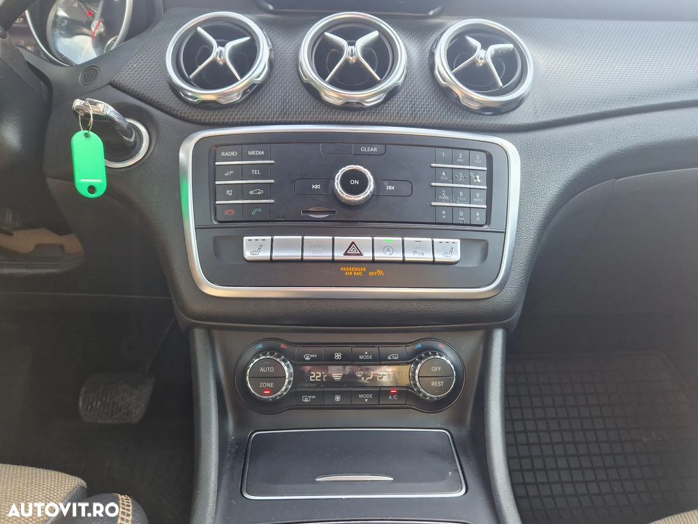 Mercedes-Benz GLA - 18