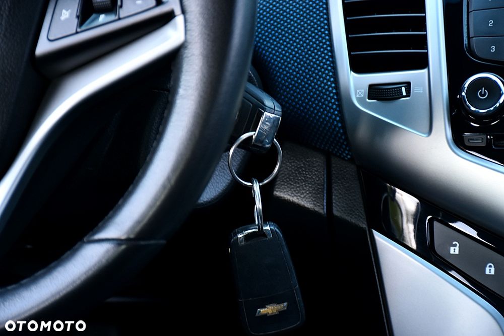 Chevrolet Cruze 1.8 LS+ - 23