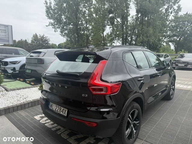Volvo XC 40 B3 Plus Dark - 26