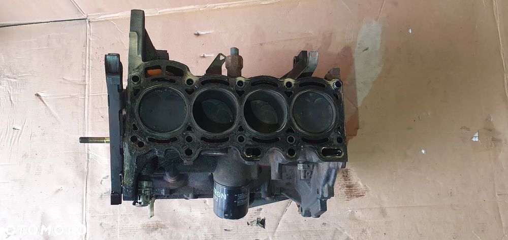 Silnik blok silnika słupek dół Toyota Yaris 1.0 VVTI 1SZ - 1