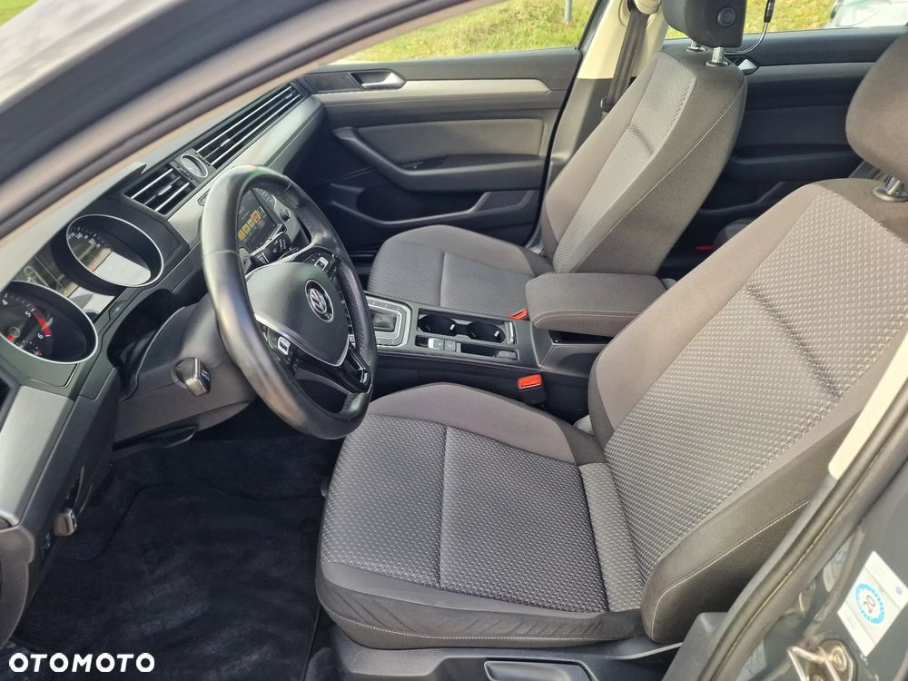 Volkswagen Passat Variant ver-variant-1-6-tdi-bluemotion-technology-dsg-comfortline - 19