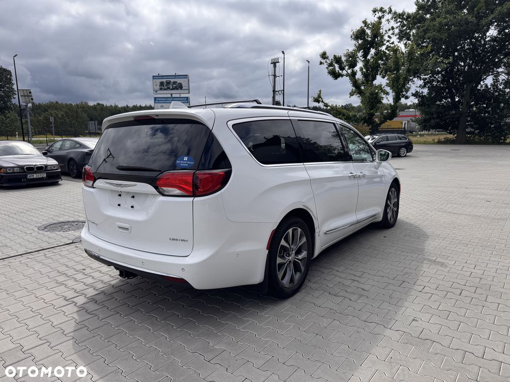 Chrysler Pacifica - 7