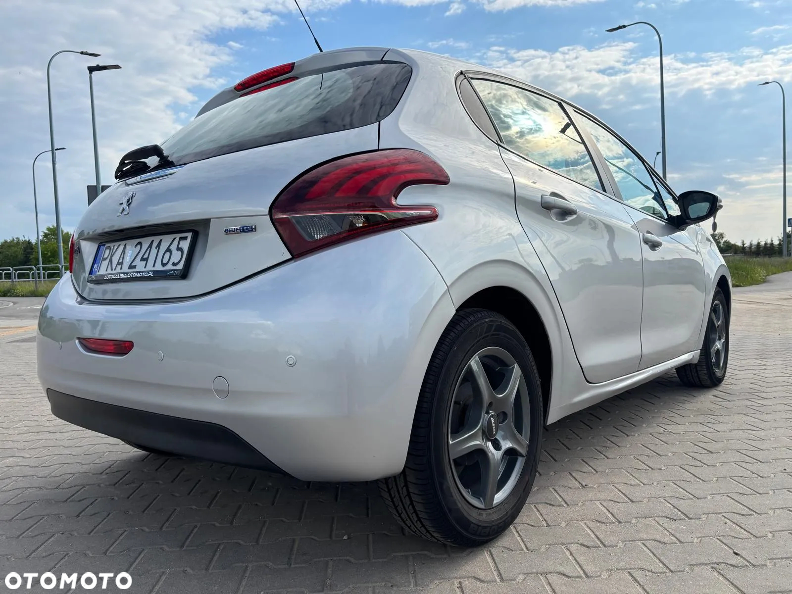 Peugeot 208 1.6 BlueHDi Active - 11