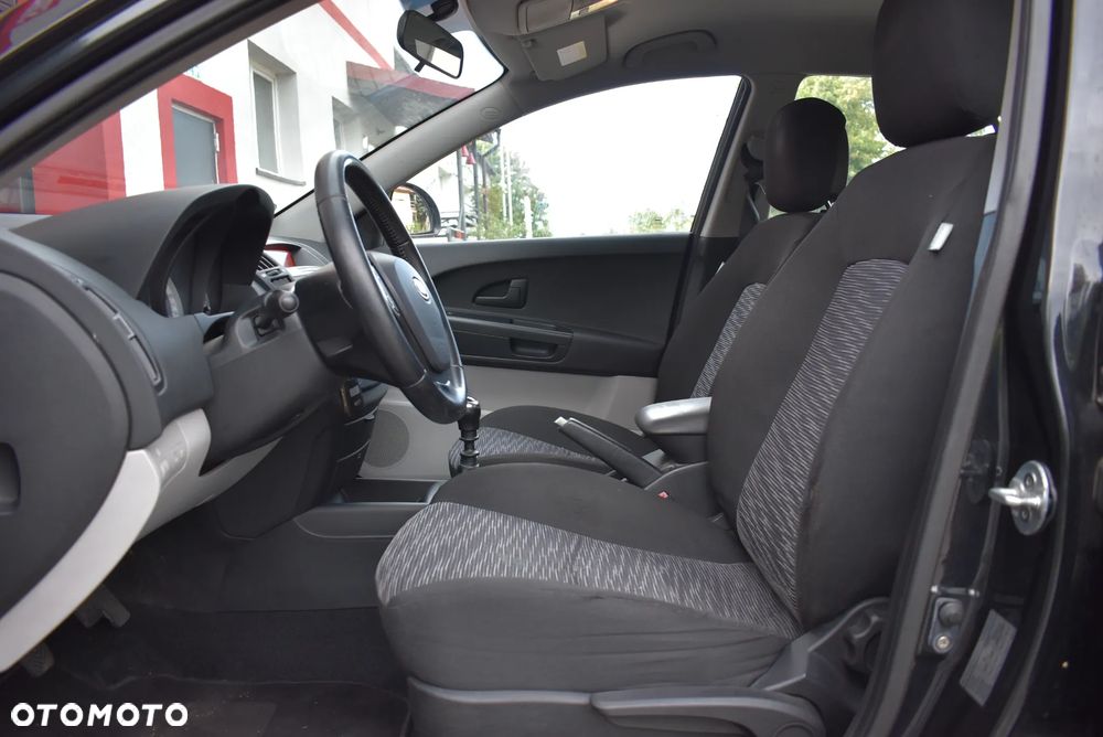 Kia Ceed - 8