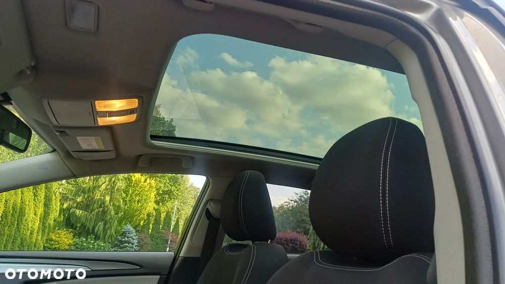 Toyota Avensis 1.8 Premium - 13