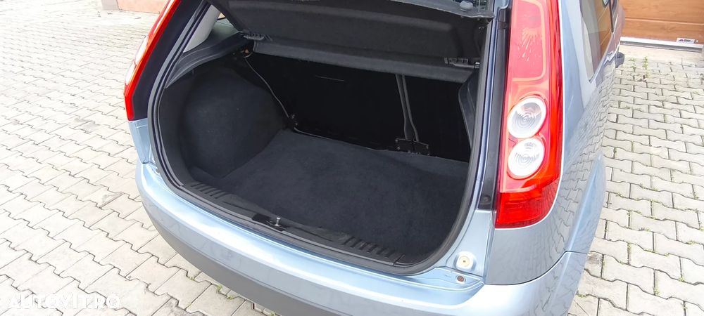Ford Fiesta - 7
