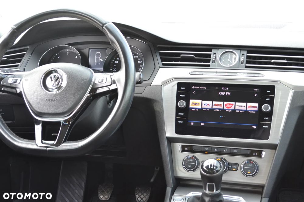 Volkswagen Passat 2.0 TDI SCR Comfortline - 6