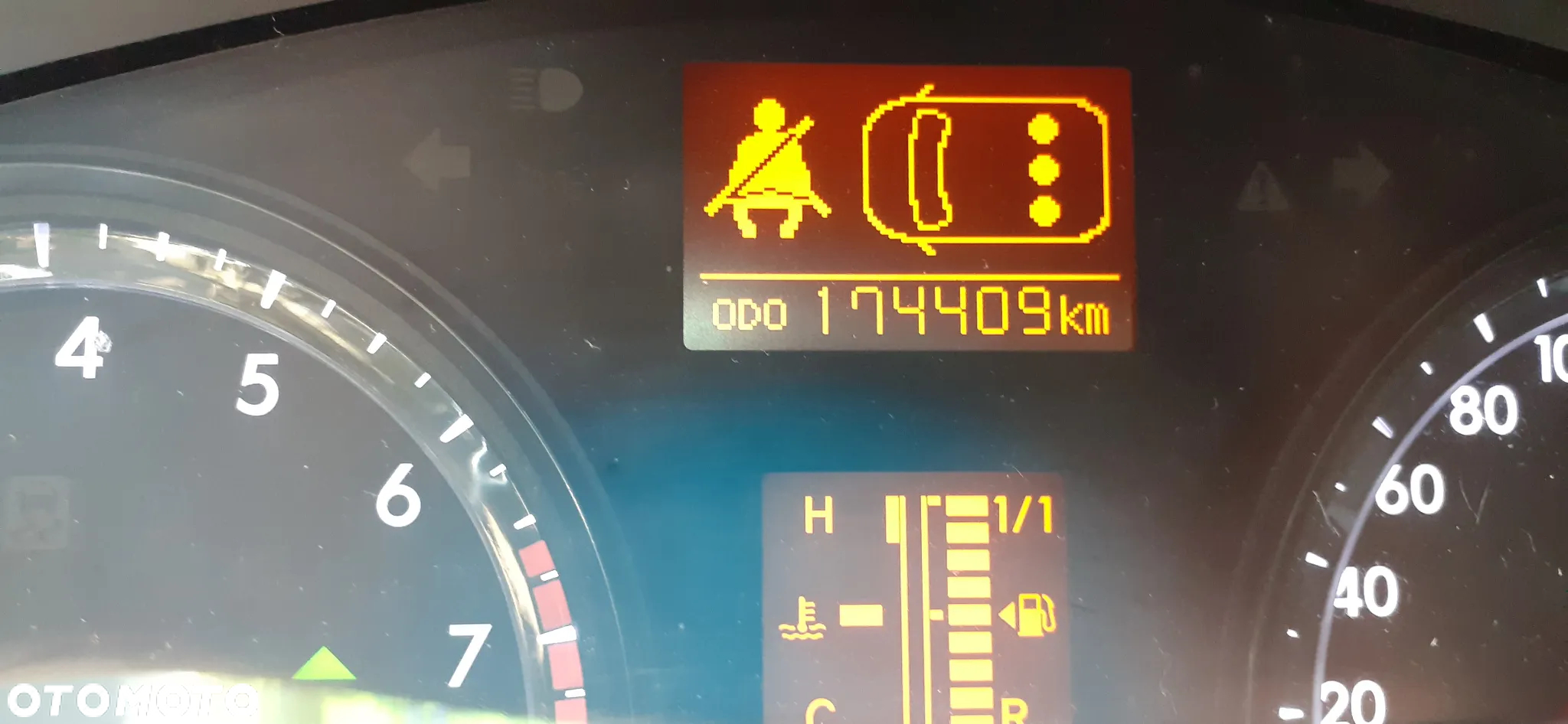 Toyota Avensis 1.8 Sol plus - 16