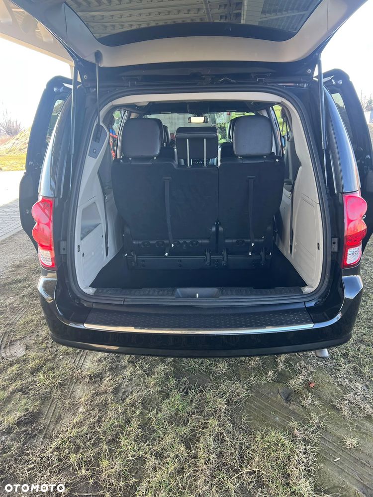 Dodge Grand Caravan - 8