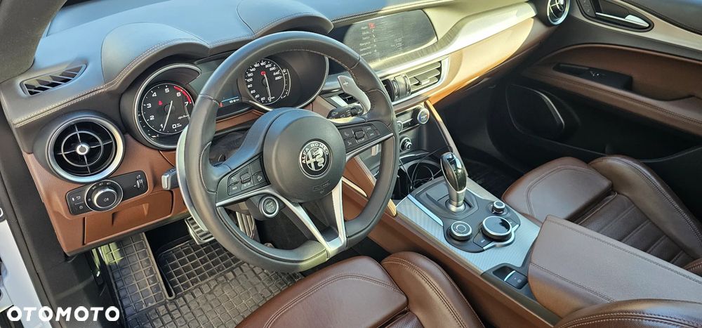 Alfa Romeo Stelvio 2.0 Turbo Executive Q4 - 19
