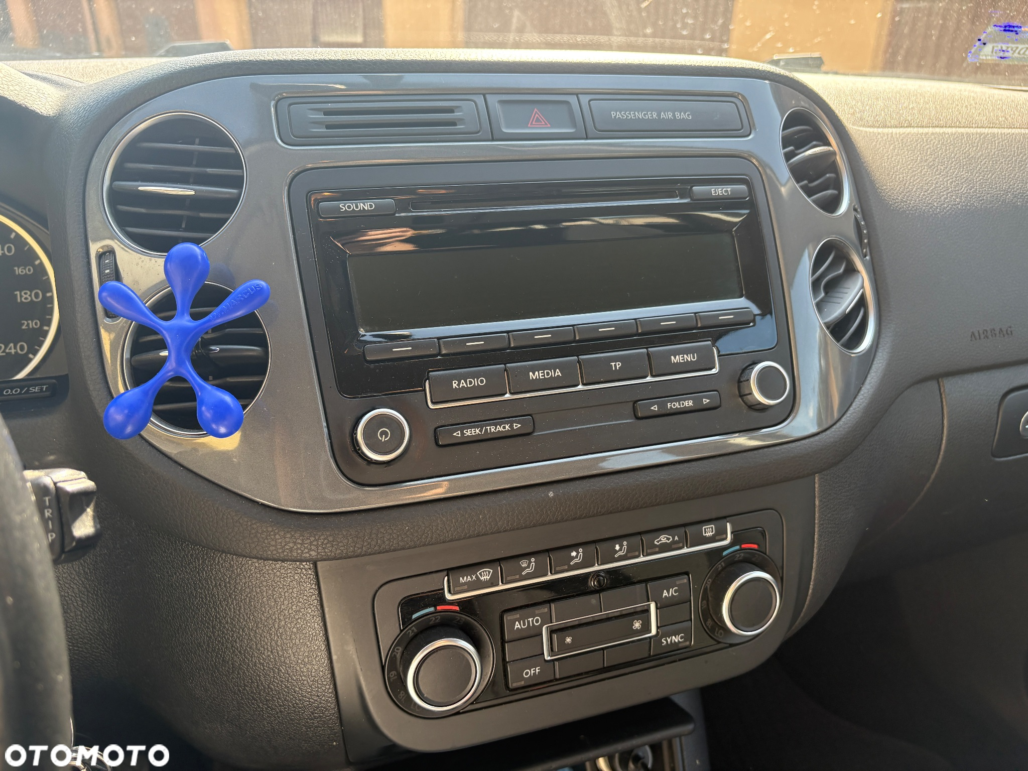 Volkswagen Tiguan - 12