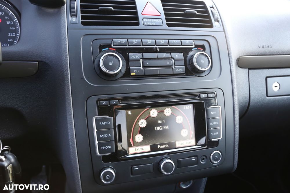 Volkswagen Touran 1.9 TDI DPF Highline - 22