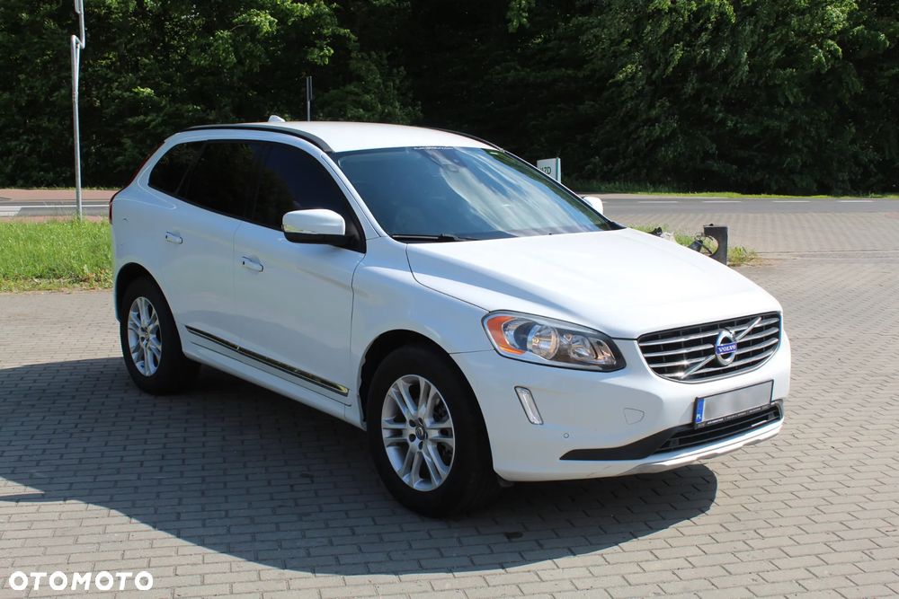 Volvo XC 60 T5 Drive-E Momentum - 1