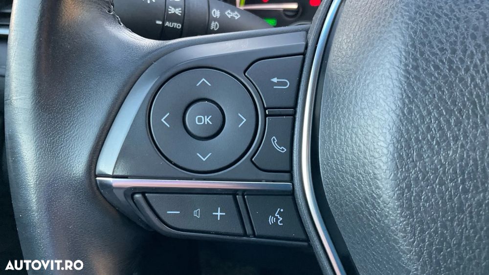 Toyota Camry 2.5 Hybrid Business - 22