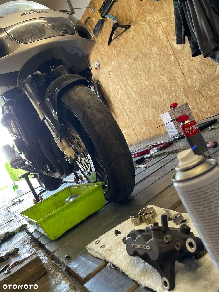 Suzuki GSX-R - 18