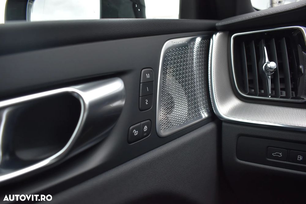 Volvo XC 60 T8 AWD AT PHEV Ultra Black Edition - 21