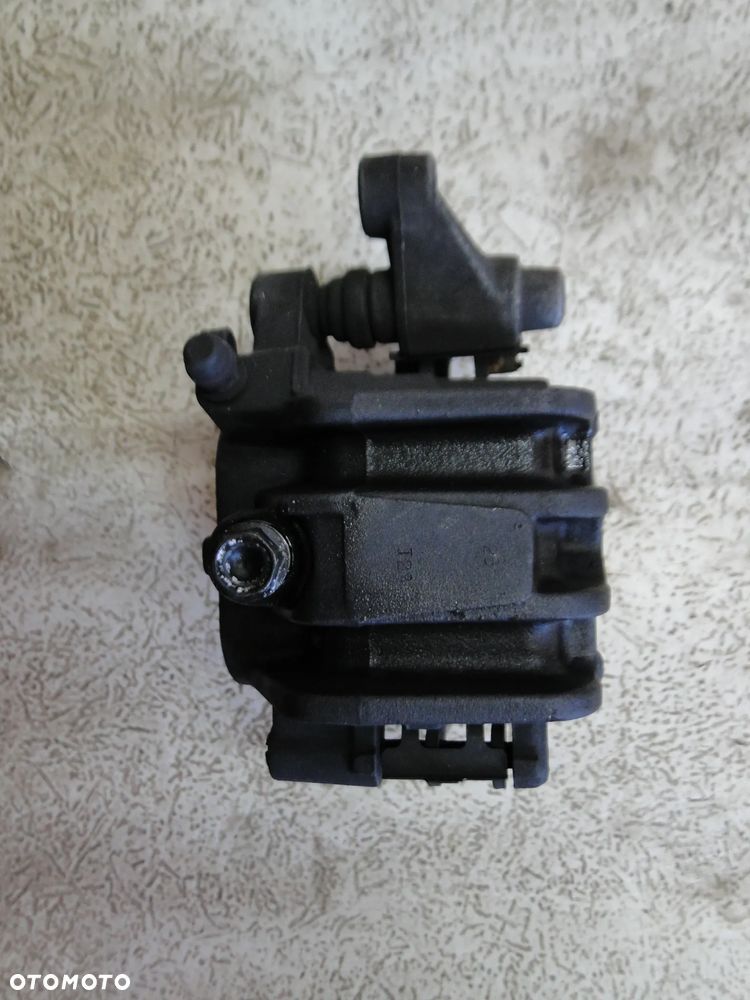 HONDA CBR 600F F3 ZACISK HAMULCOWY LEWY PRZÓD PRZEDNI 94-98r EUROPA - 1