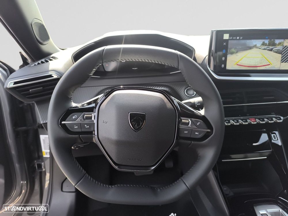 Peugeot e-2008 - 12