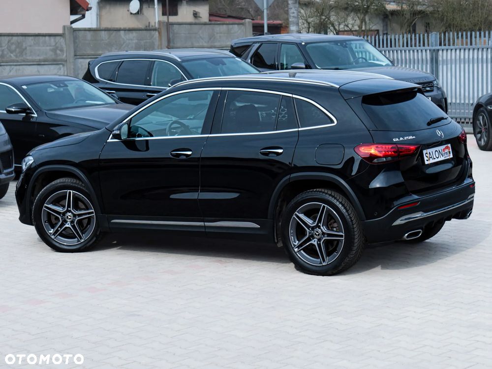Mercedes-Benz GLA 250 e 8G-DCT AMG Line - 31