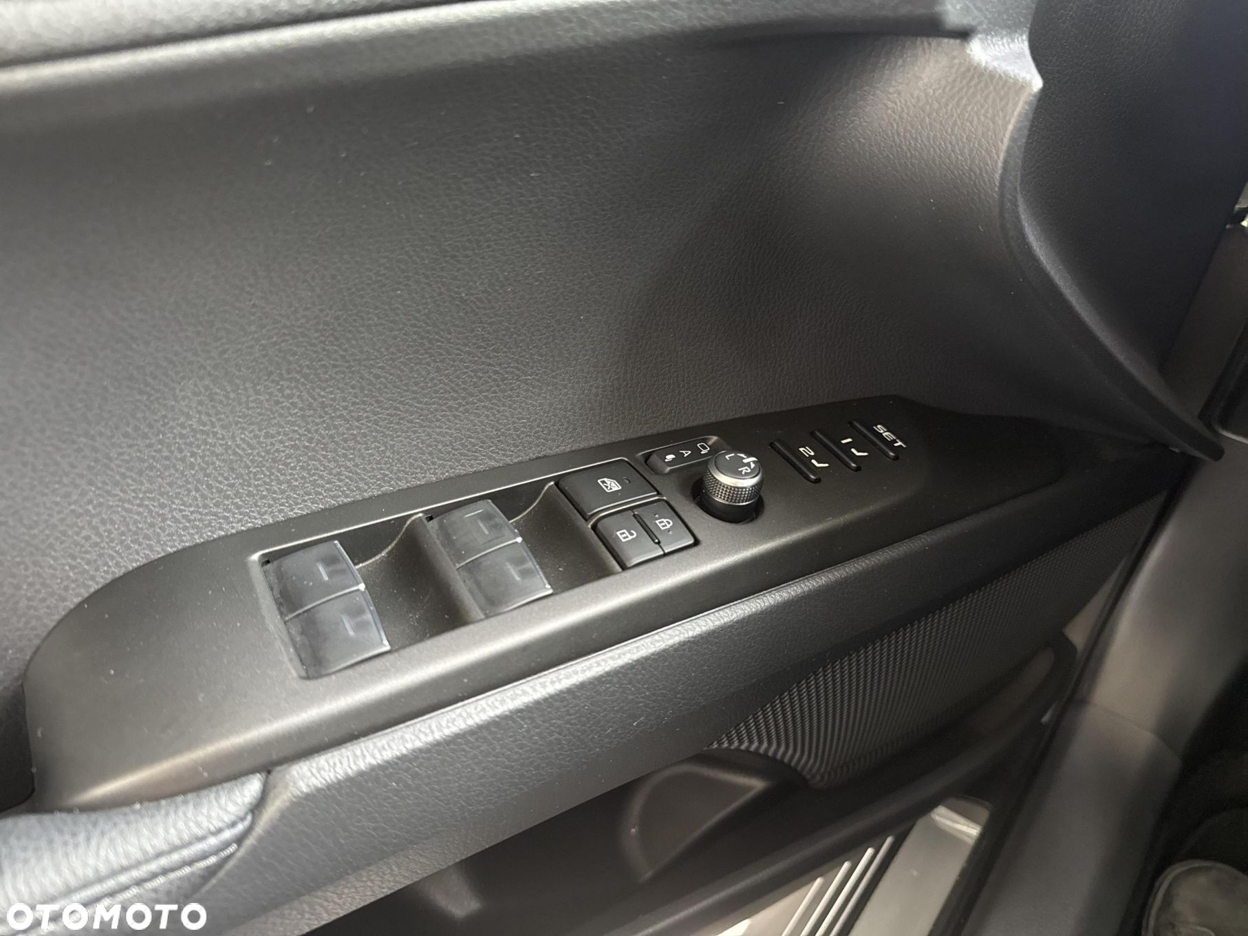 Toyota Camry - 20