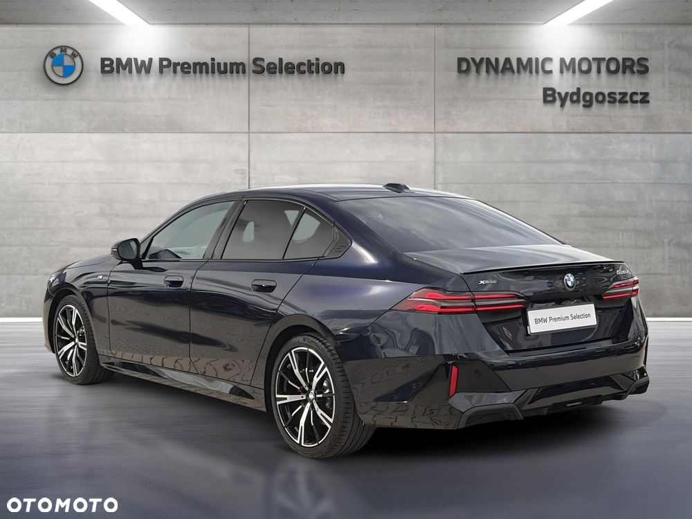 BMW Seria 5 520d xDrive mHEV M Sport - 4