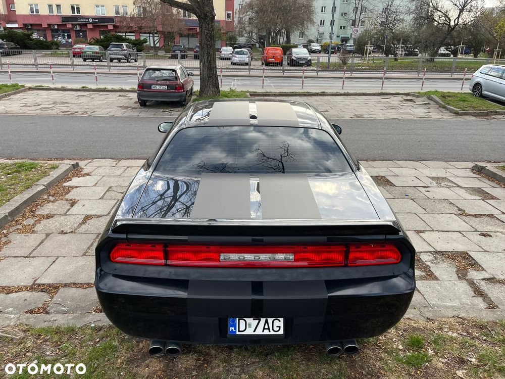 Dodge Challenger 5.7 R/T - 6