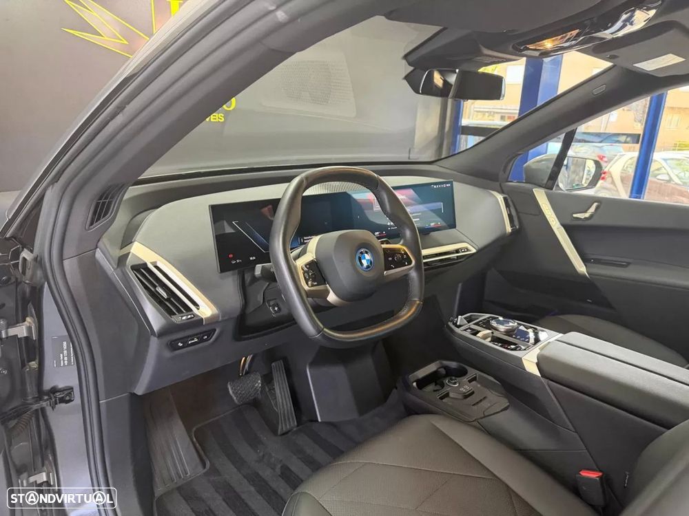 BMW iX xDrive 40 Pack Desportivo - 36
