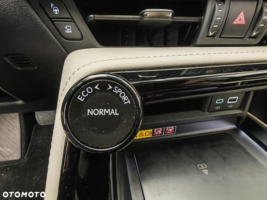 Lexus NX 350h Omotenashi AWD - 12