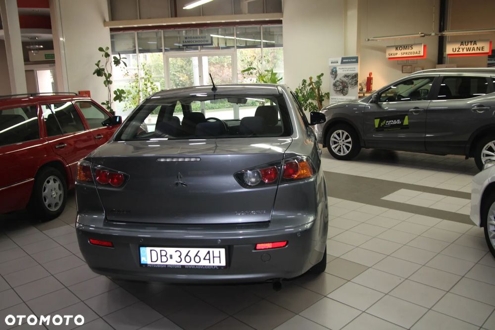 Mitsubishi Lancer 1.6 Invite - 5