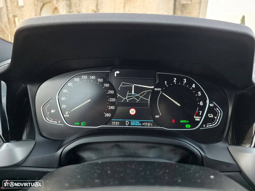 BMW 330 e xDrive Aut. - 31