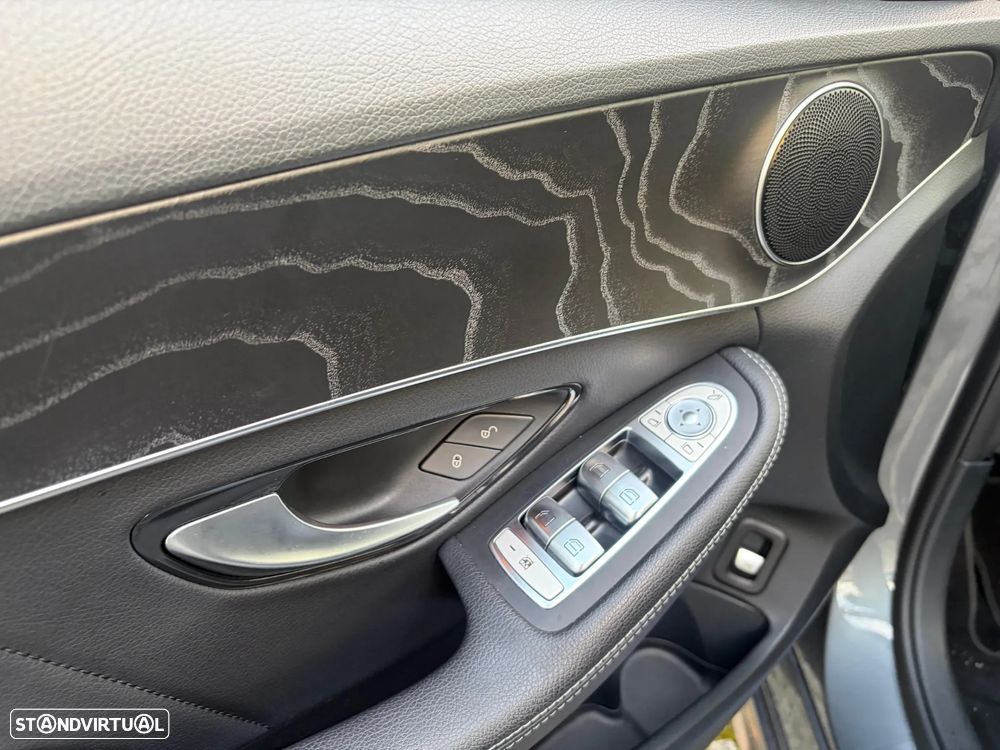 Mercedes-Benz C 300 de AMG Line - 12