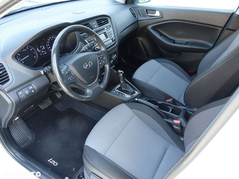 Hyundai i20 1.4 Automatik Trend - 9
