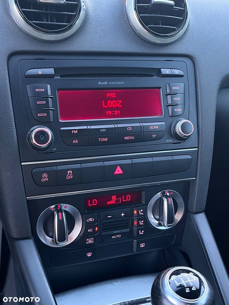 Audi A3 3-drzwiowe 1.6 TDI DPF Ambiente - 21