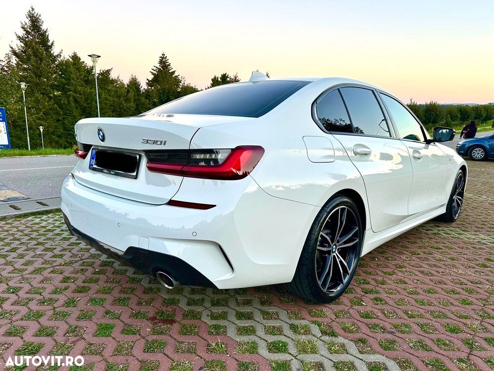 BMW Seria 3 330i xDrive Aut. M Sport - 3