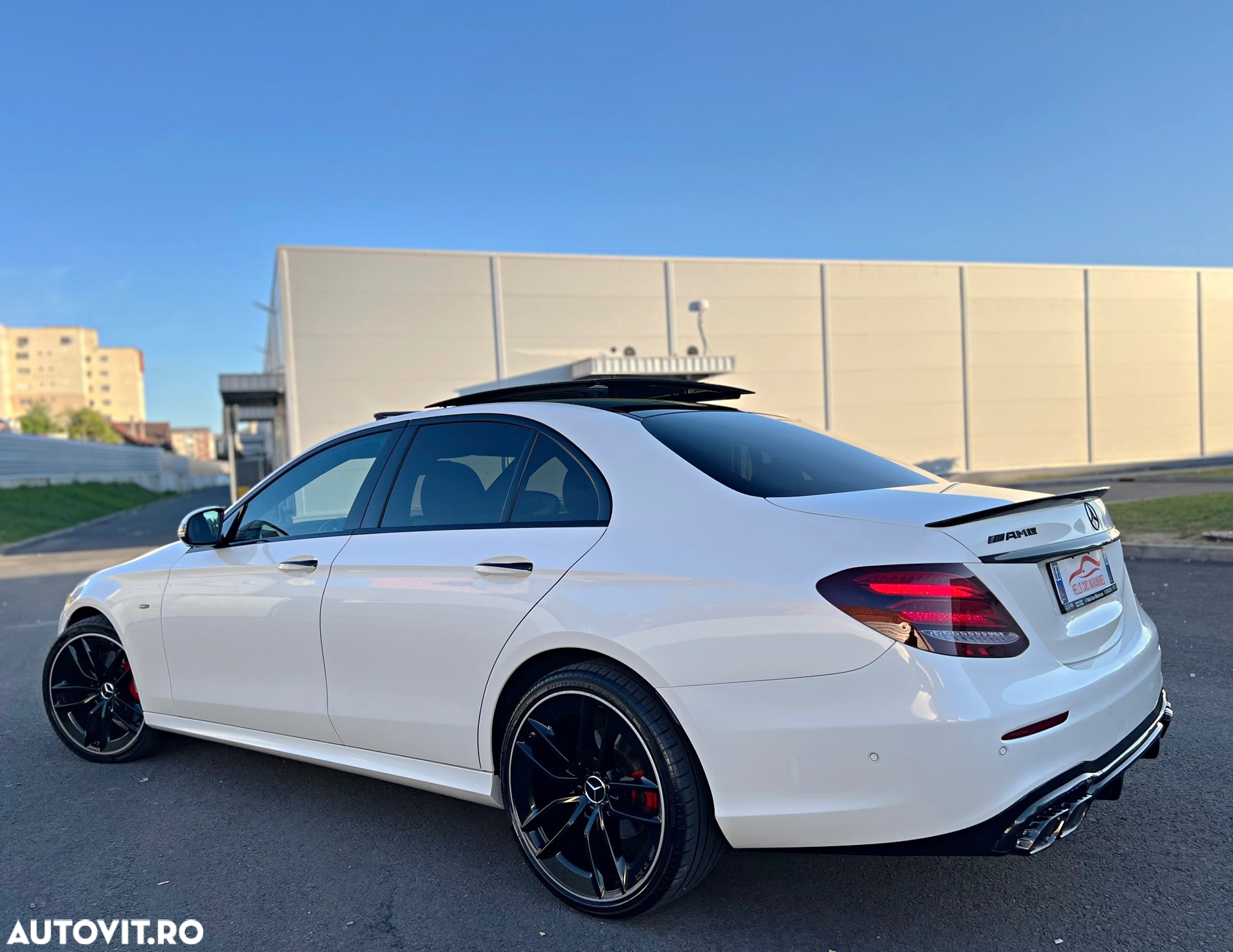 Mercedes-Benz E 220 d 9G-TRONIC AMG Line - 9
