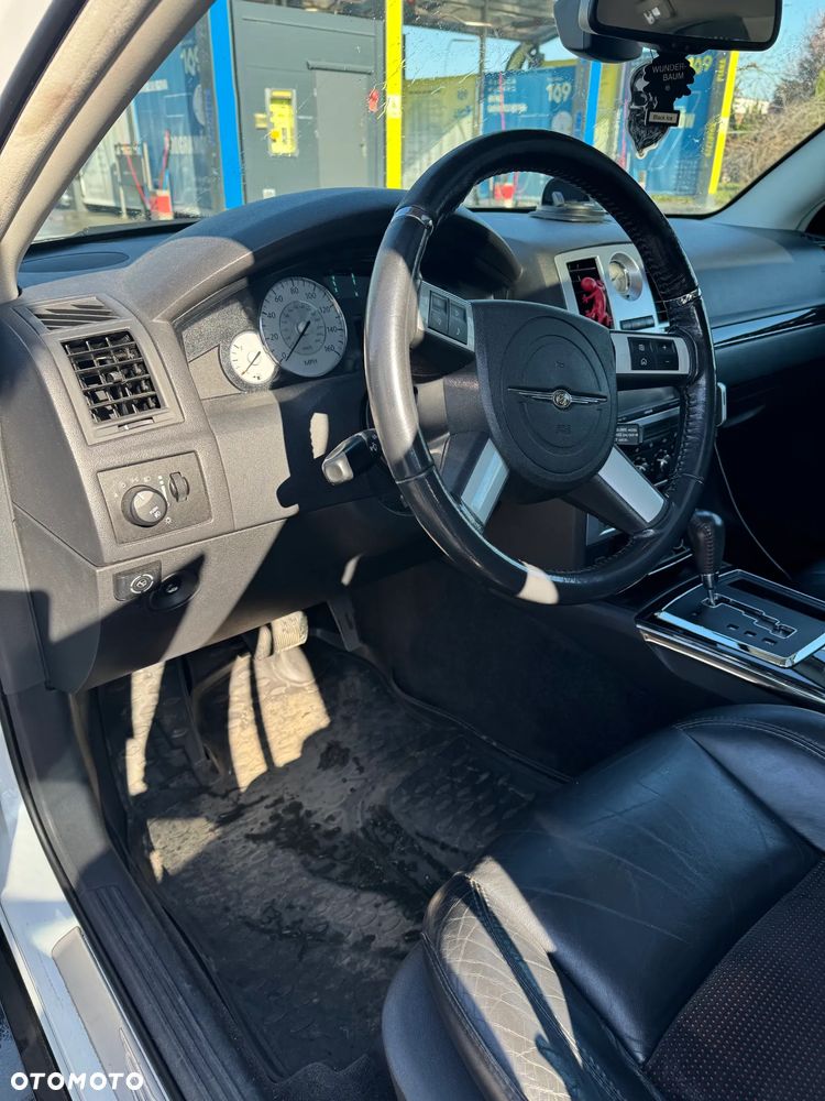 Chrysler 300C - 23
