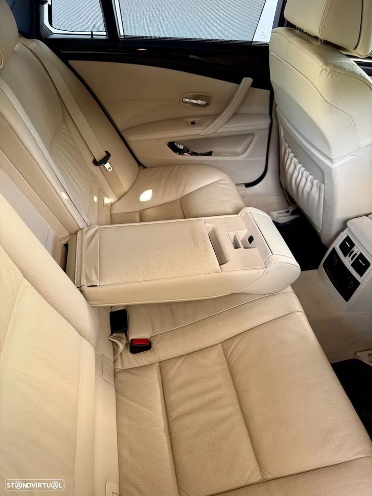 BMW 525 XdA - 14